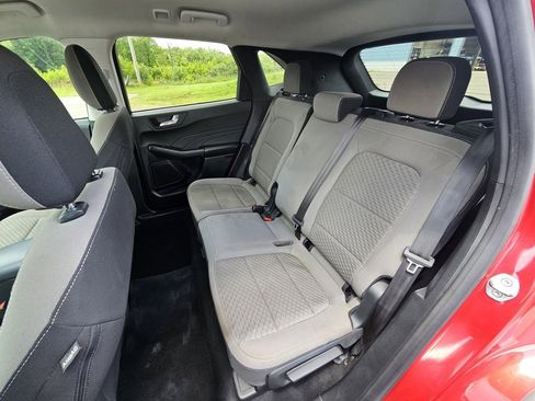 Used 2021 Ford Escape SE image 23