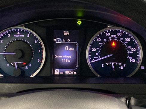 Used 2016 Toyota Camry LE FWD image 16
