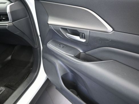 Used 2024 Toyota Grand Highlander XLE image 25