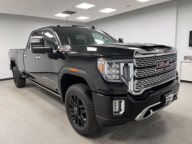 Used 2023 GMC Sierra 3500 Denali w/ Denali Black Diamond Edition AWD/4WD image 2