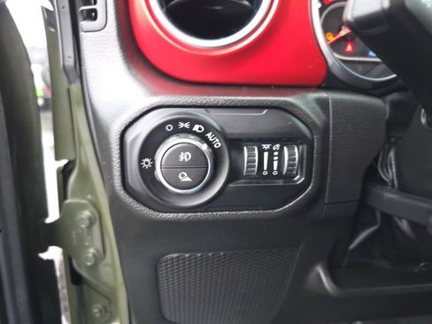 Used 2022 Jeep Gladiator Rubicon w/ LED Lighting Group image 18