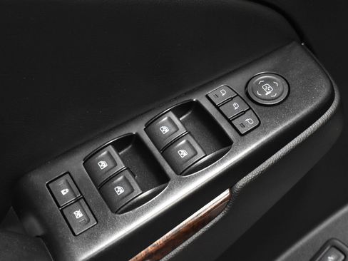 Used 2017 GMC Yukon SLT image 13