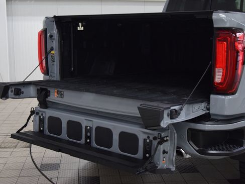 Used 2024 GMC Sierra 1500 AT4 w/ Technology Package AWD/4WD image 23