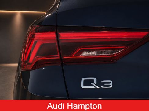 Used 2025 Audi Q3 2.0T Premium w/ Convenience Package AWD/4WD image 11