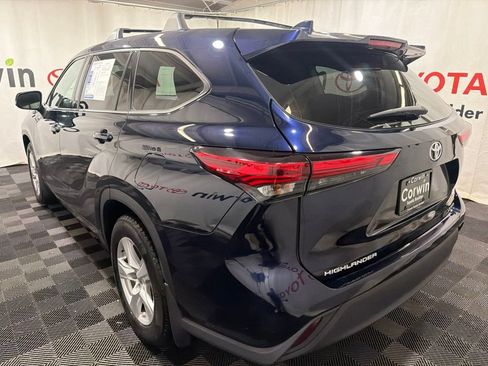 Used 2020 Toyota Highlander LE AWD/4WD image 4