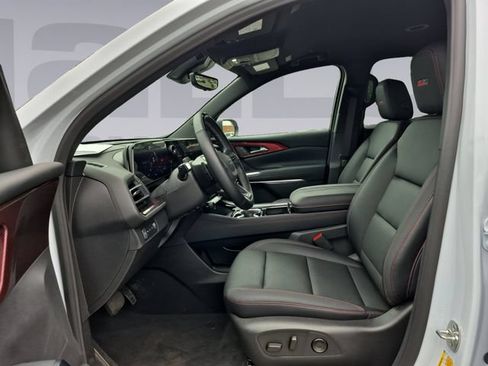 Used 2026 Chevrolet Traverse Z71 w/ Enhanced Driving Package AWD/4WD image 10