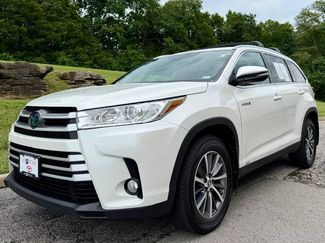 Used 2019 Toyota Highlander XLE AWD/4WD video 2