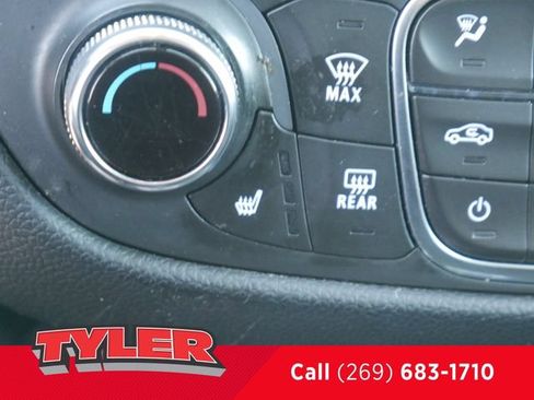 Used 2020 Chevrolet Equinox LT AWD/4WD image 30