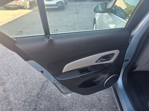 Used 2011 Chevrolet Cruze Eco image 11