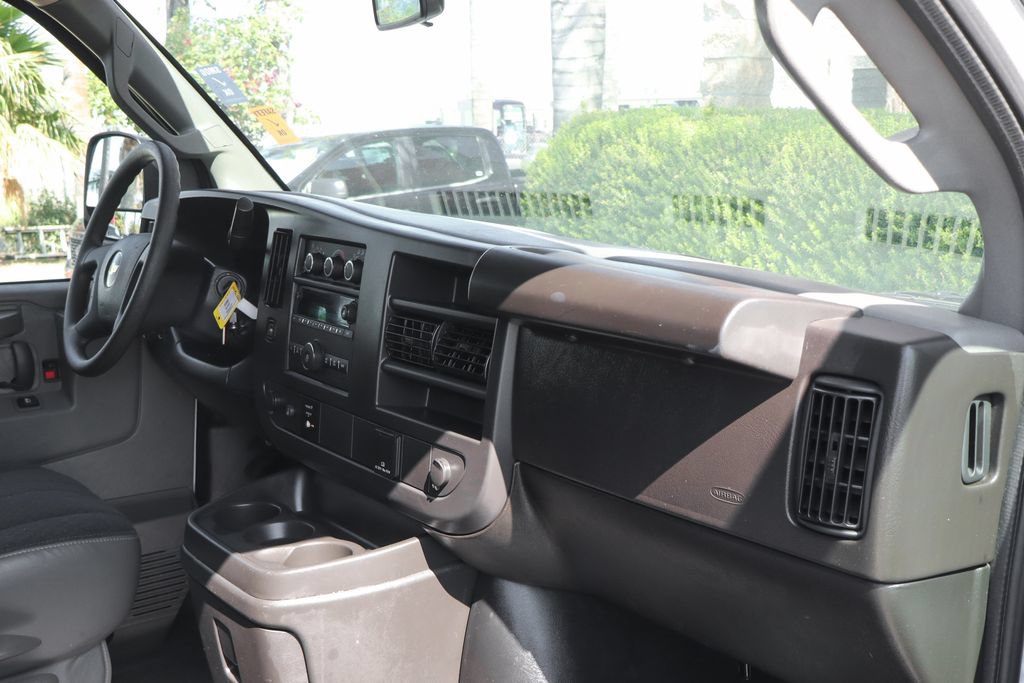 Used 2025 Chevrolet Express 2500 w/ Driver Convenience Package RWD image 30