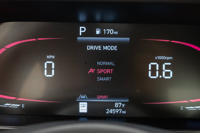Used 2025 Hyundai Elantra Sport FWD image 14