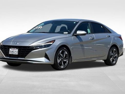 Used 2023 Hyundai Elantra SEL w/ Convenience Package FWD image 8