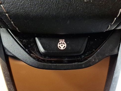 Certified 2022 BMW 530i xDrive w/ Convenience Package image 18