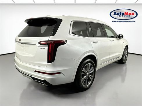 Used 2022 Cadillac XT6 Premium Luxury w/ Technology Package image 2