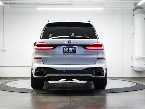 Used 2024 BMW X7 xDrive40i w/ M Sport Package AWD/4WD image 5
