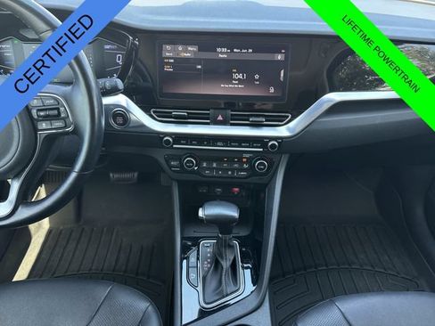Used 2020 Kia Niro EX Premium FWD image 19