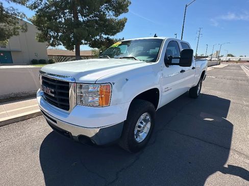 Used 2008 GMC Sierra 2500 SLE w/ Z71 Off-Road Package AWD/4WD image 10