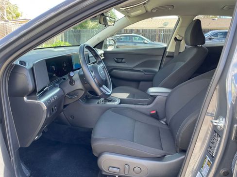 Used 2025 Hyundai Kona SEL image 29