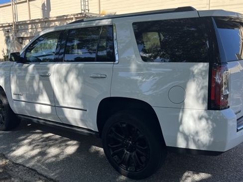 Used 2015 GMC Yukon Denali w/ Premium Package AWD/4WD image 2