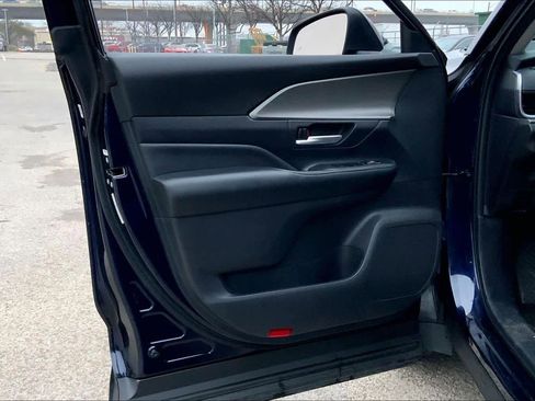 Used 2025 Toyota Grand Highlander FWD image 20