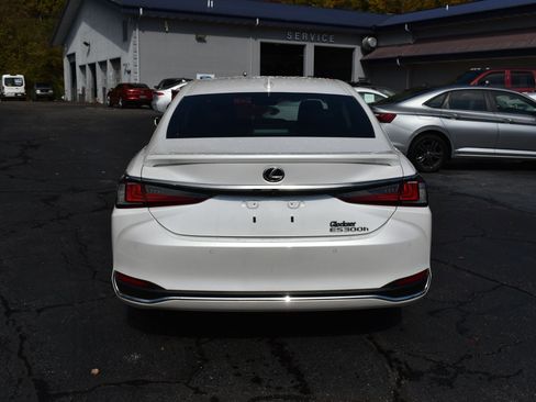 Used 2023 Lexus ES 300h Ultra Luxury image 6
