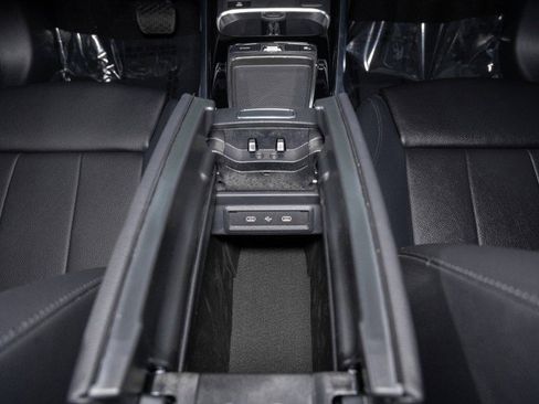 New 2026 Mercedes-Benz GLB 250 image 19