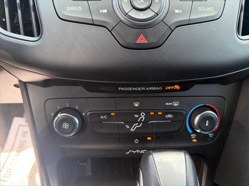 Used 2016 Ford Focus SE FWD image 24