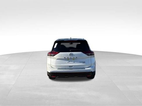 New 2026 Nissan Rogue Platinum image 5