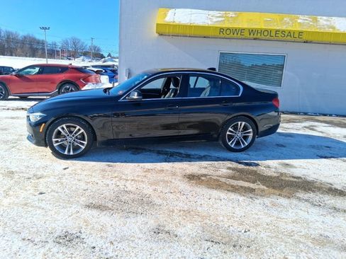 Used 2018 BMW 330i xDrive Sedan w/ Convenience Package image 4