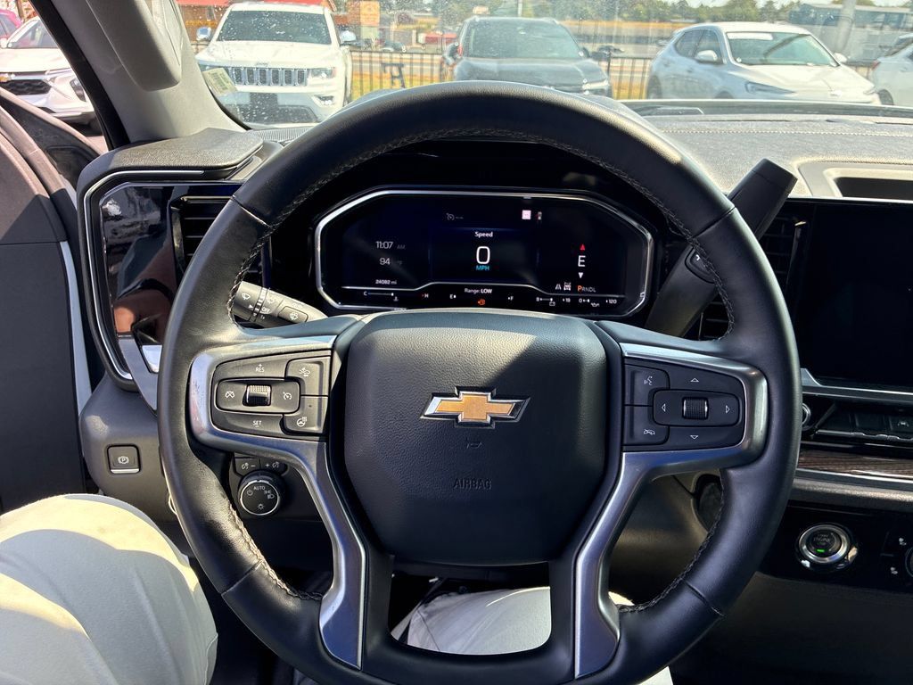 Used 2023 Chevrolet Silverado 1500 LT AWD/4WD image 13