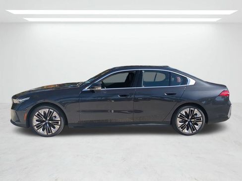 New 2026 BMW 530i xDrive w/ Premium Package image 7