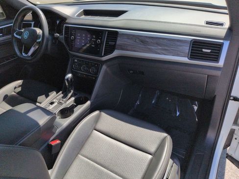 Certified 2021 Volkswagen Atlas Cross Sport SE image 21