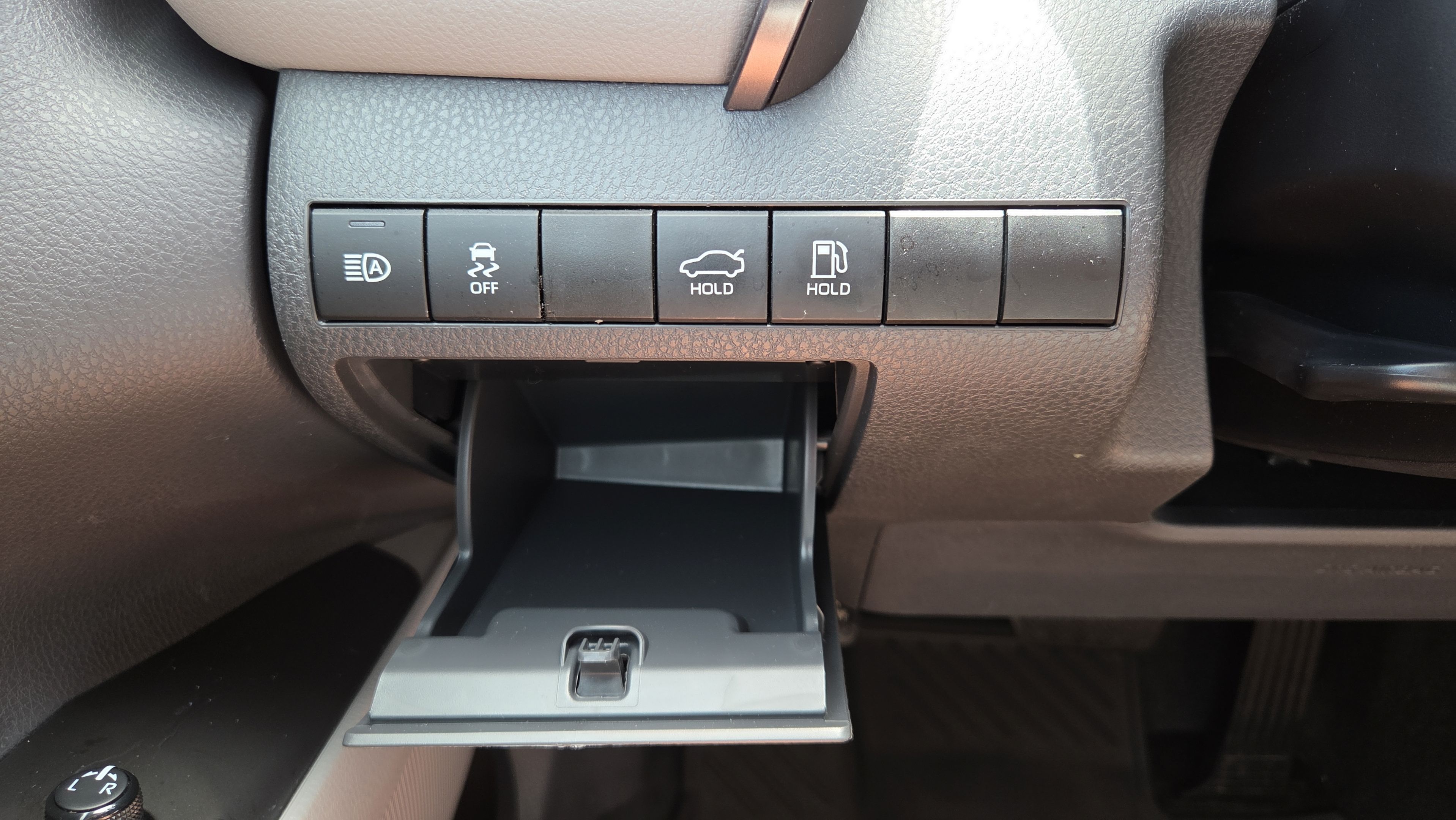 Used 2024 Toyota Camry SE FWD image 17