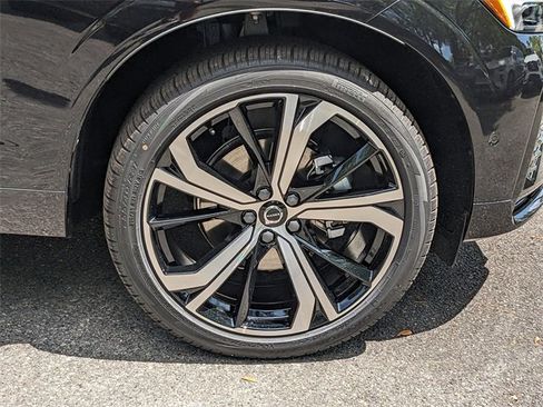 New 2025 Volvo XC60 B5 Ultra w/ Climate Package image 12