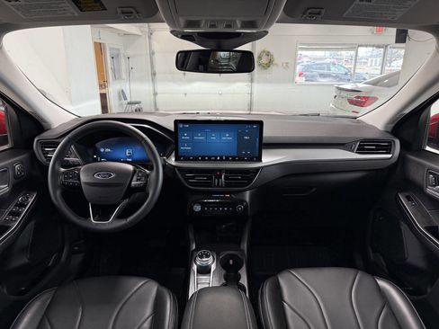 Used 2025 Ford Escape Platinum w/ Premium Technology Package image 15