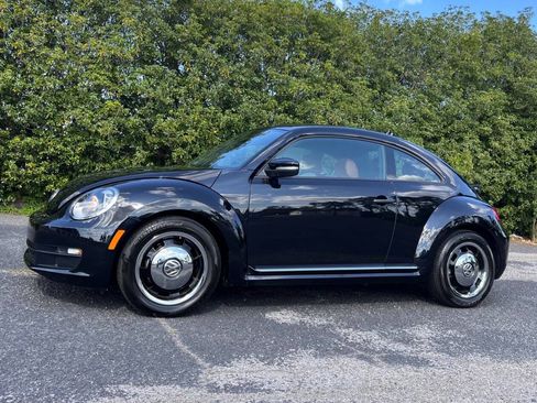 Used 2016 Volkswagen Beetle 1.8T Classic FWD image 3