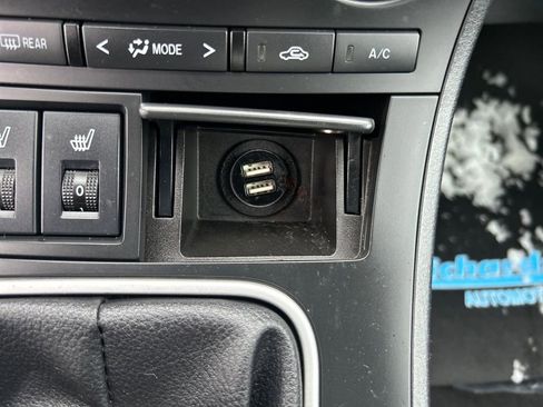 Used 2013 MAZDA MAZDA3 i Grand Touring image 29