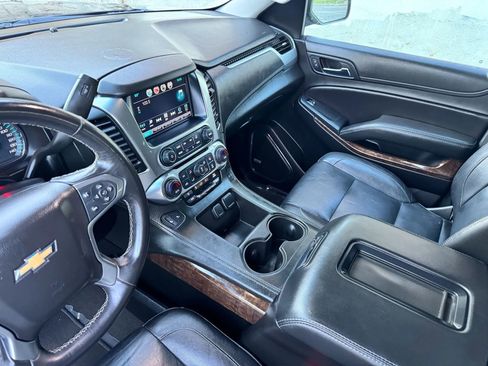 Used 2019 Chevrolet Suburban LT image 13