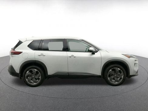 Used 2025 Nissan Rogue SV AWD/4WD image 10