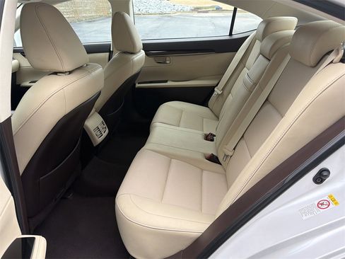 Used 2016 Lexus ES 350 w/ Premium Package w/Wood Trim image 20