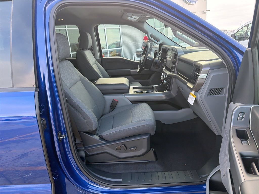 New 2026 Ford F150 XLT w/ Equipment Group 302A MID AWD/4WD image 29