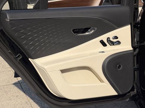 New 2026 Bentley Flying Spur Azure image 37