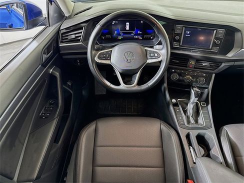 Used 2024 Volkswagen Jetta SE image 20