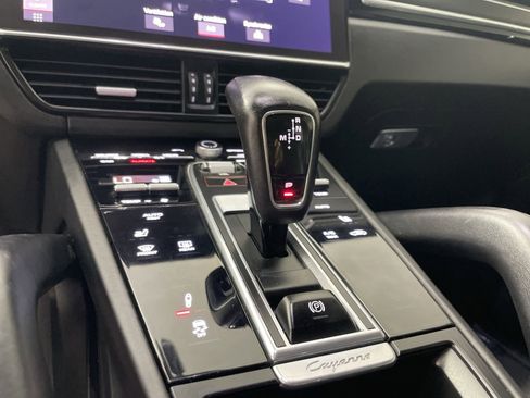 Used 2021 Porsche Cayenne GTS image 17