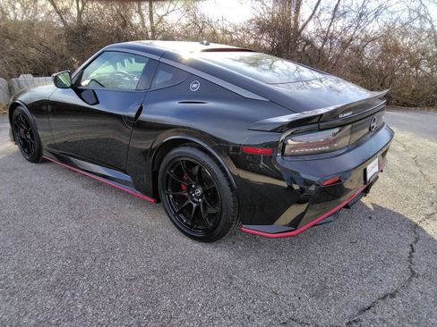 Used 2024 Nissan Z NISMO w/ Floor Mat Package image 8