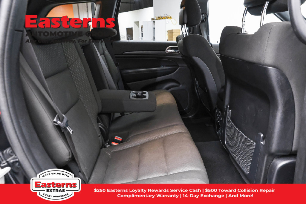 Used 2021 Jeep Grand Cherokee Laredo AWD/4WD image 25