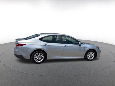 Used 2025 Toyota Camry LE FWD image 12