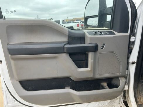 Used 2022 Ford F250 XL w/ STX Appearance Package image 3