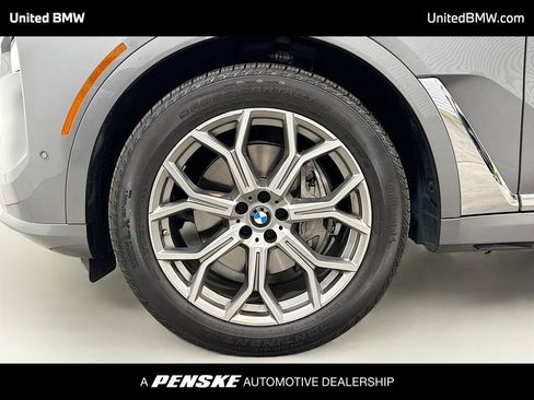 Certified 2026 BMW X7 xDrive40i image 2