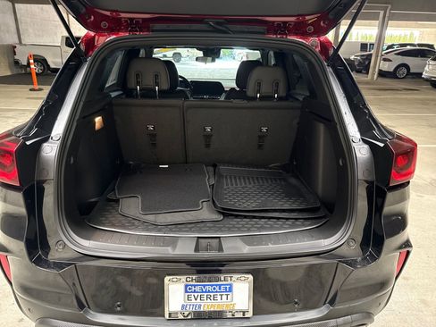 Used 2024 Chevrolet TrailBlazer RS w/ Driver Confidence Package image 12